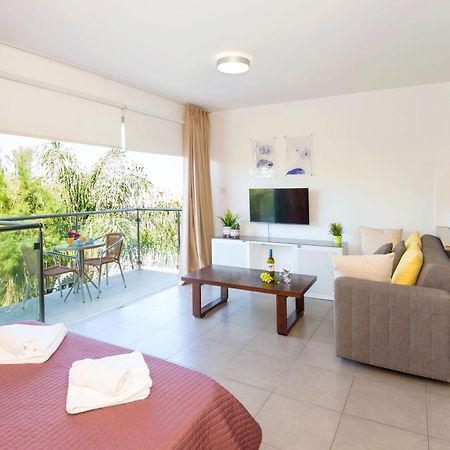 Lucile - Coralli Beachfront Apartment パラリムニ エクステリア 写真