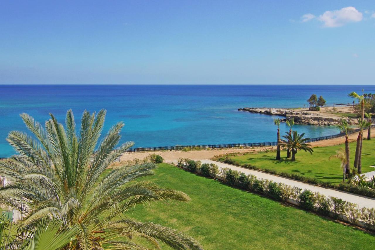Lucile - Coralli Beachfront Apartment パラリムニ エクステリア 写真