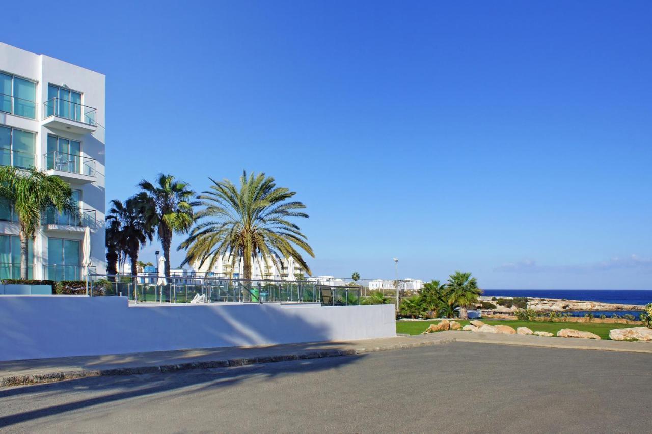 Lucile - Coralli Beachfront Apartment パラリムニ エクステリア 写真