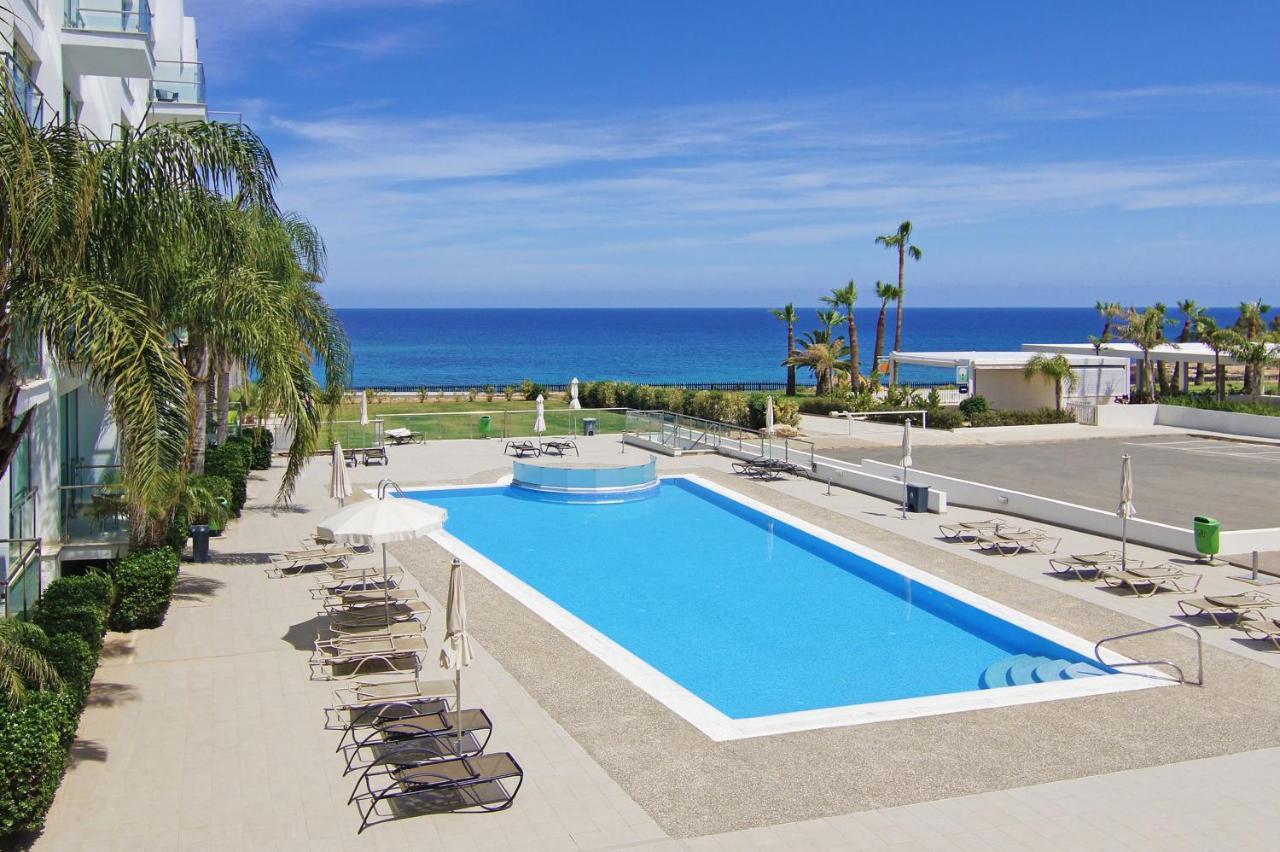 Lucile - Coralli Beachfront Apartment パラリムニ エクステリア 写真