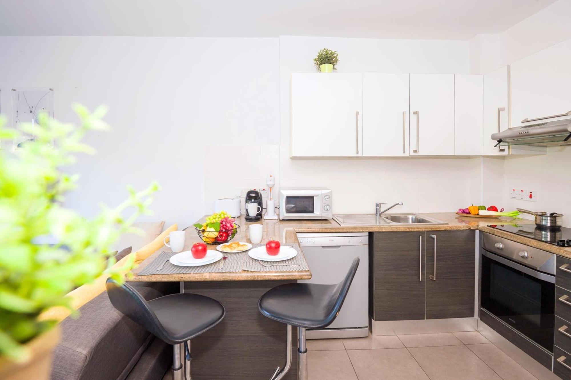 Lucile - Coralli Beachfront Apartment パラリムニ エクステリア 写真