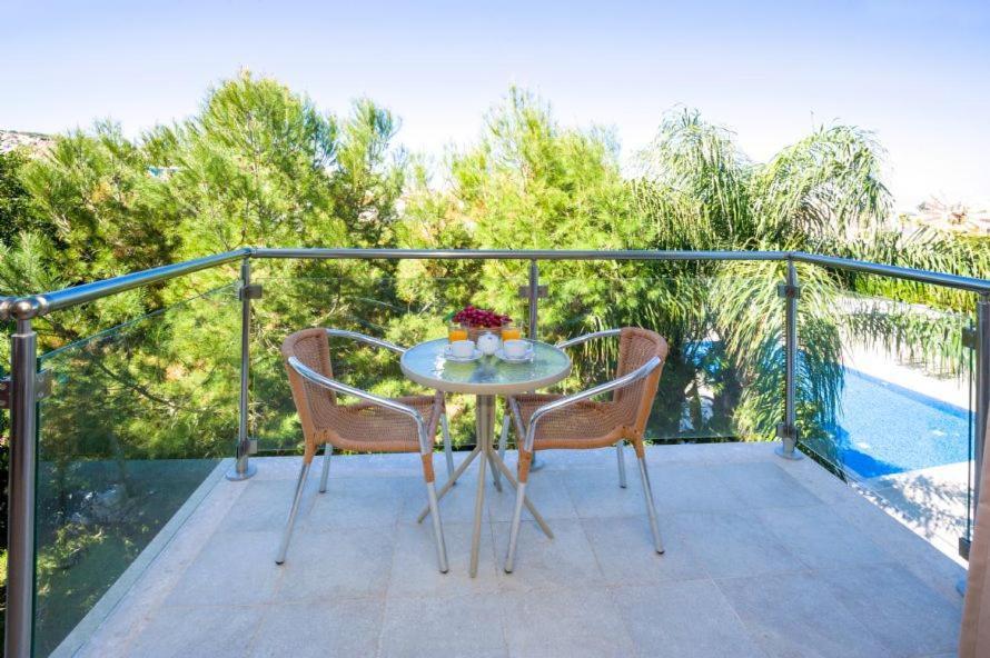 Lucile - Coralli Beachfront Apartment パラリムニ エクステリア 写真