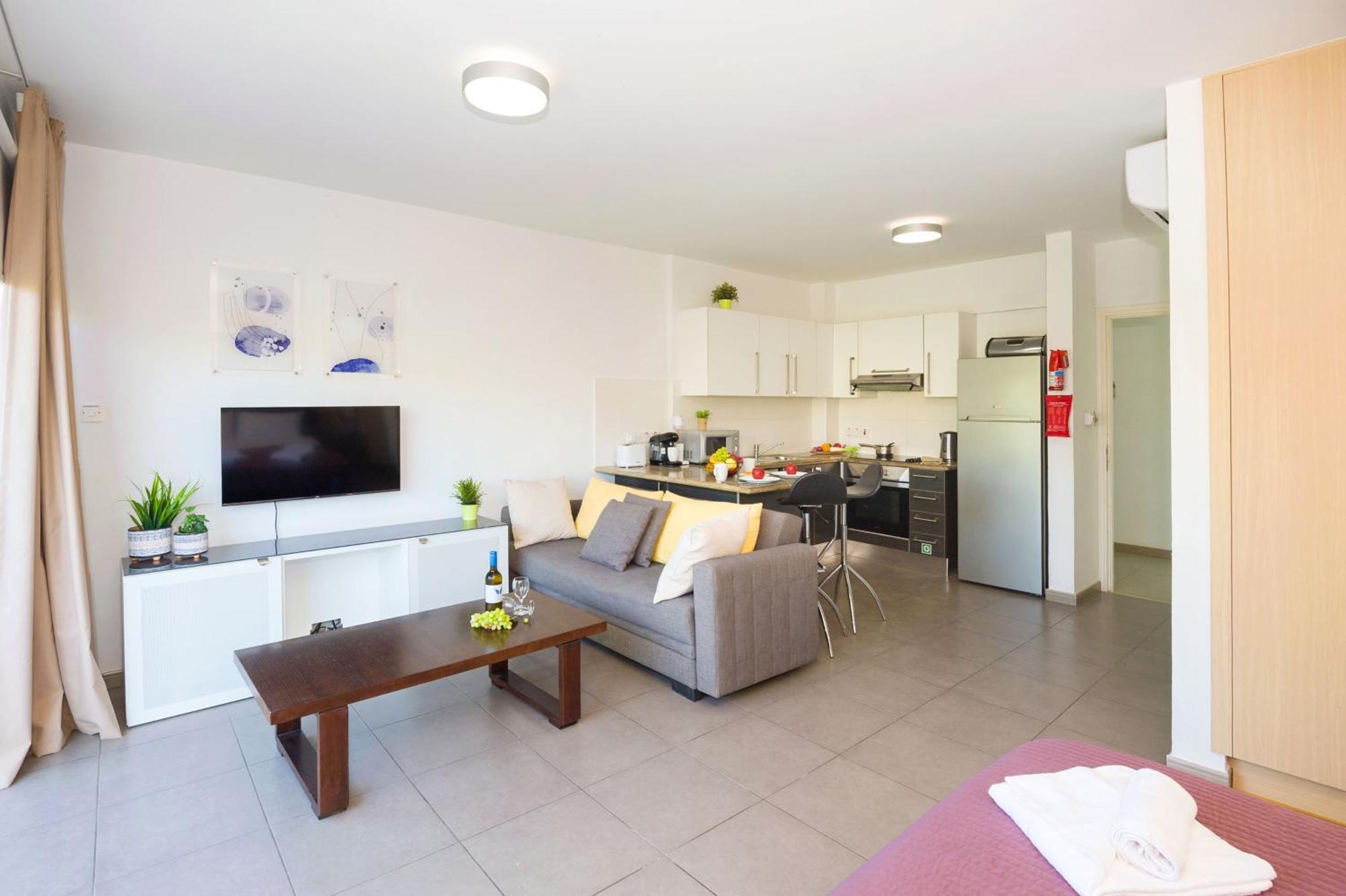 Lucile - Coralli Beachfront Apartment パラリムニ エクステリア 写真
