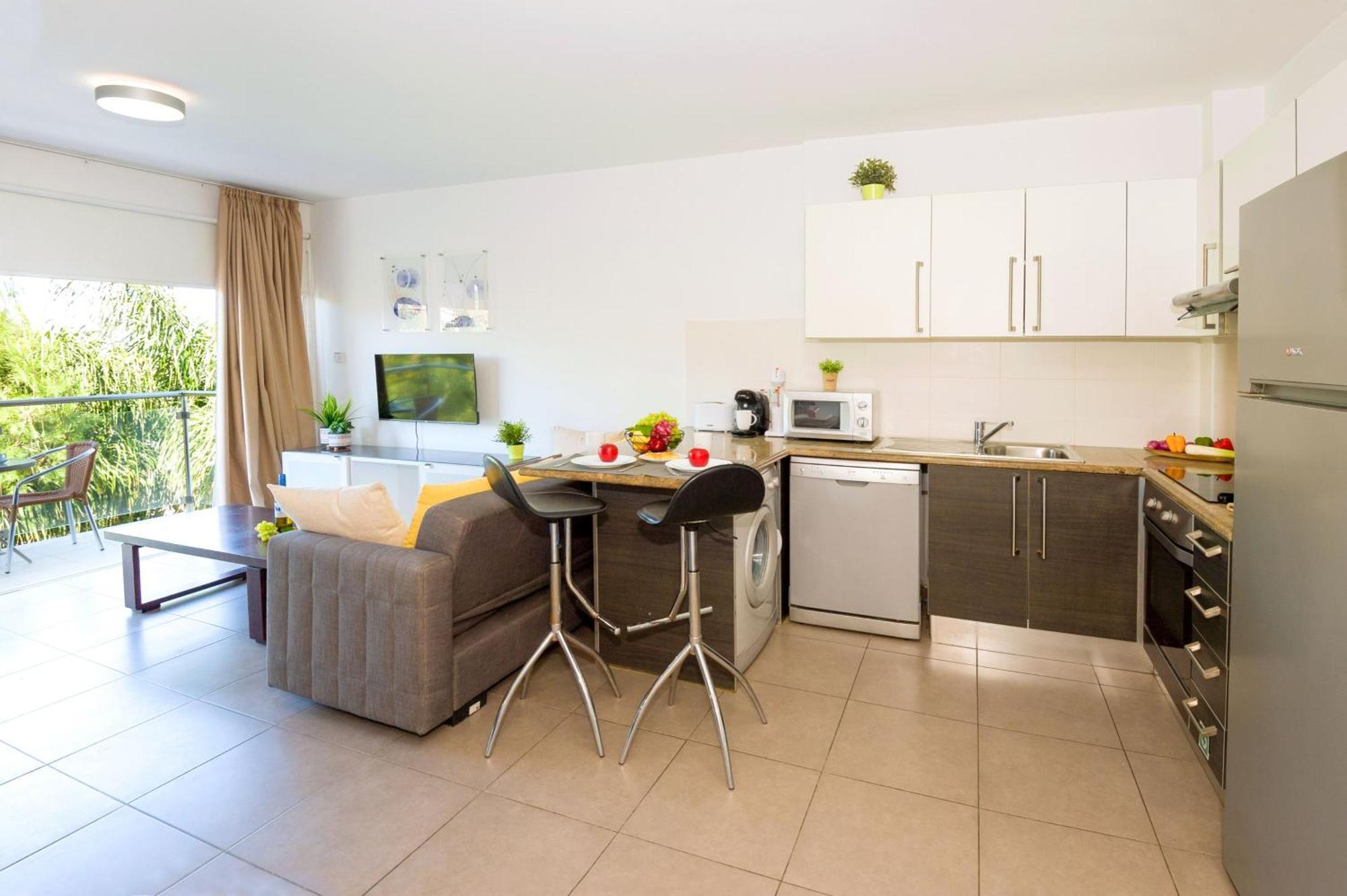Lucile - Coralli Beachfront Apartment パラリムニ エクステリア 写真