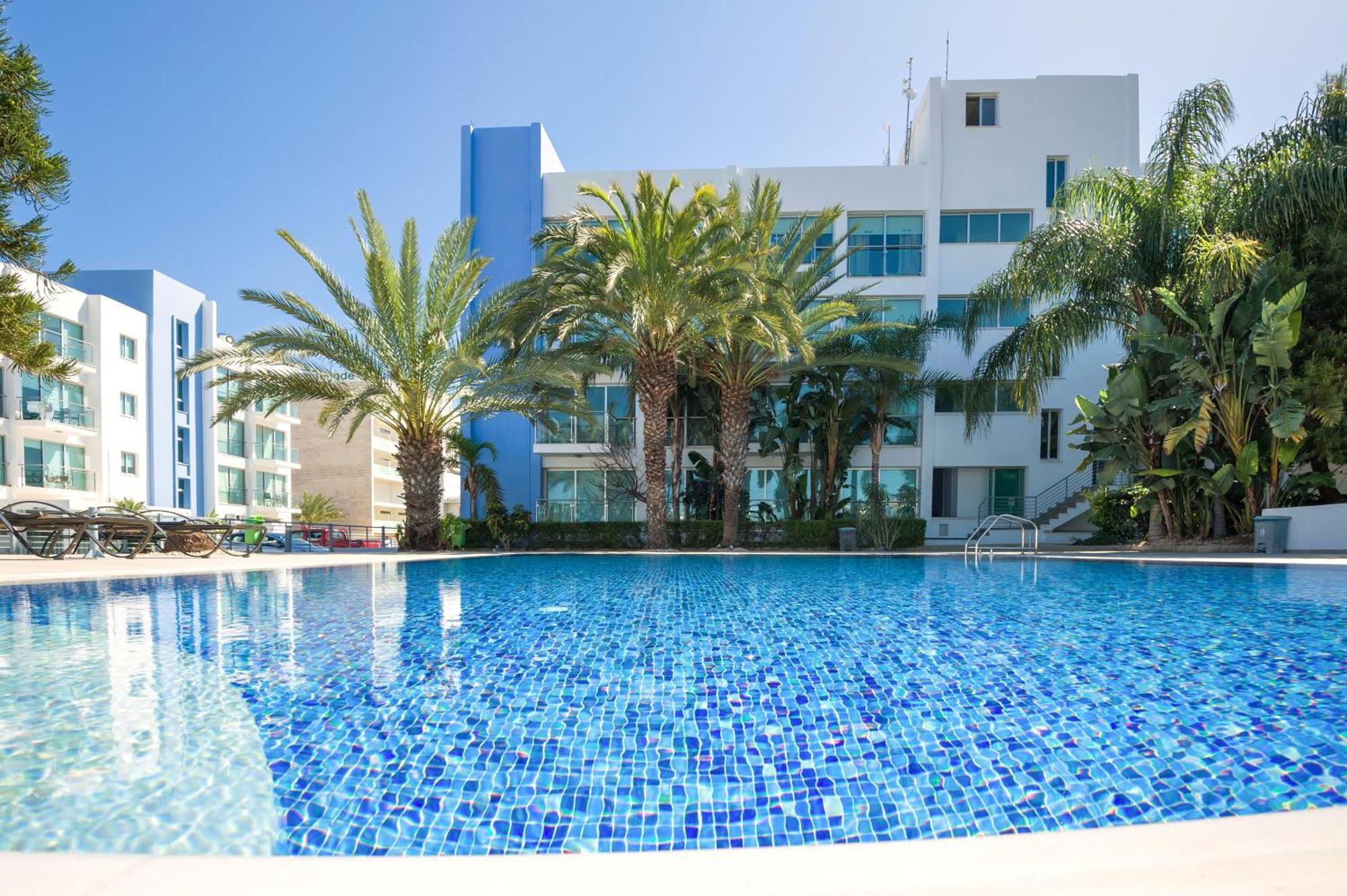 Lucile - Coralli Beachfront Apartment パラリムニ エクステリア 写真