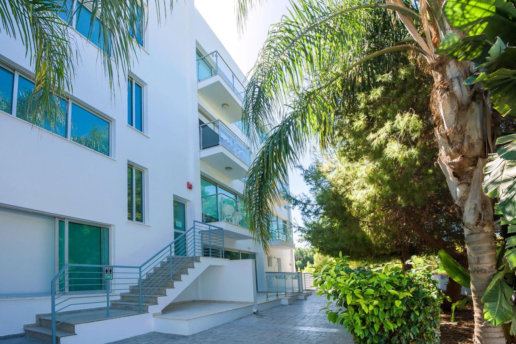 Lucile - Coralli Beachfront Apartment パラリムニ エクステリア 写真
