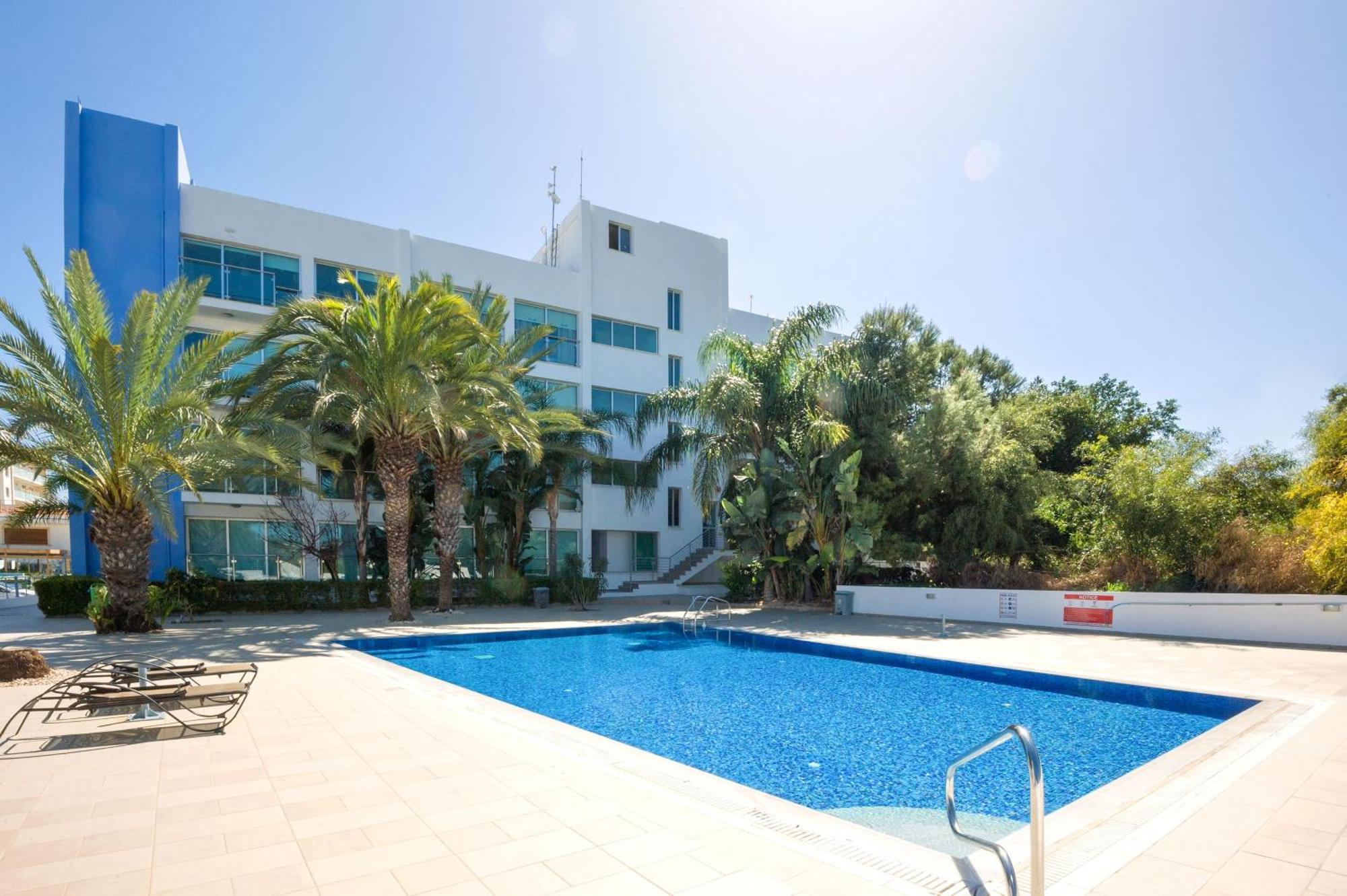 Lucile - Coralli Beachfront Apartment パラリムニ エクステリア 写真