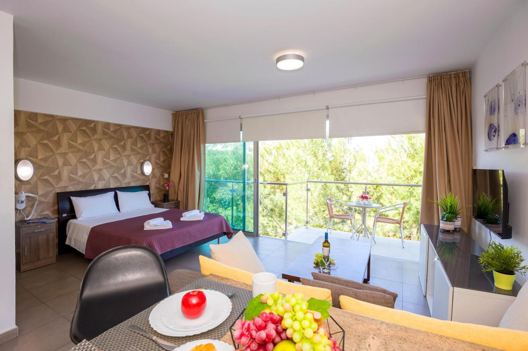 Lucile - Coralli Beachfront Apartment パラリムニ エクステリア 写真