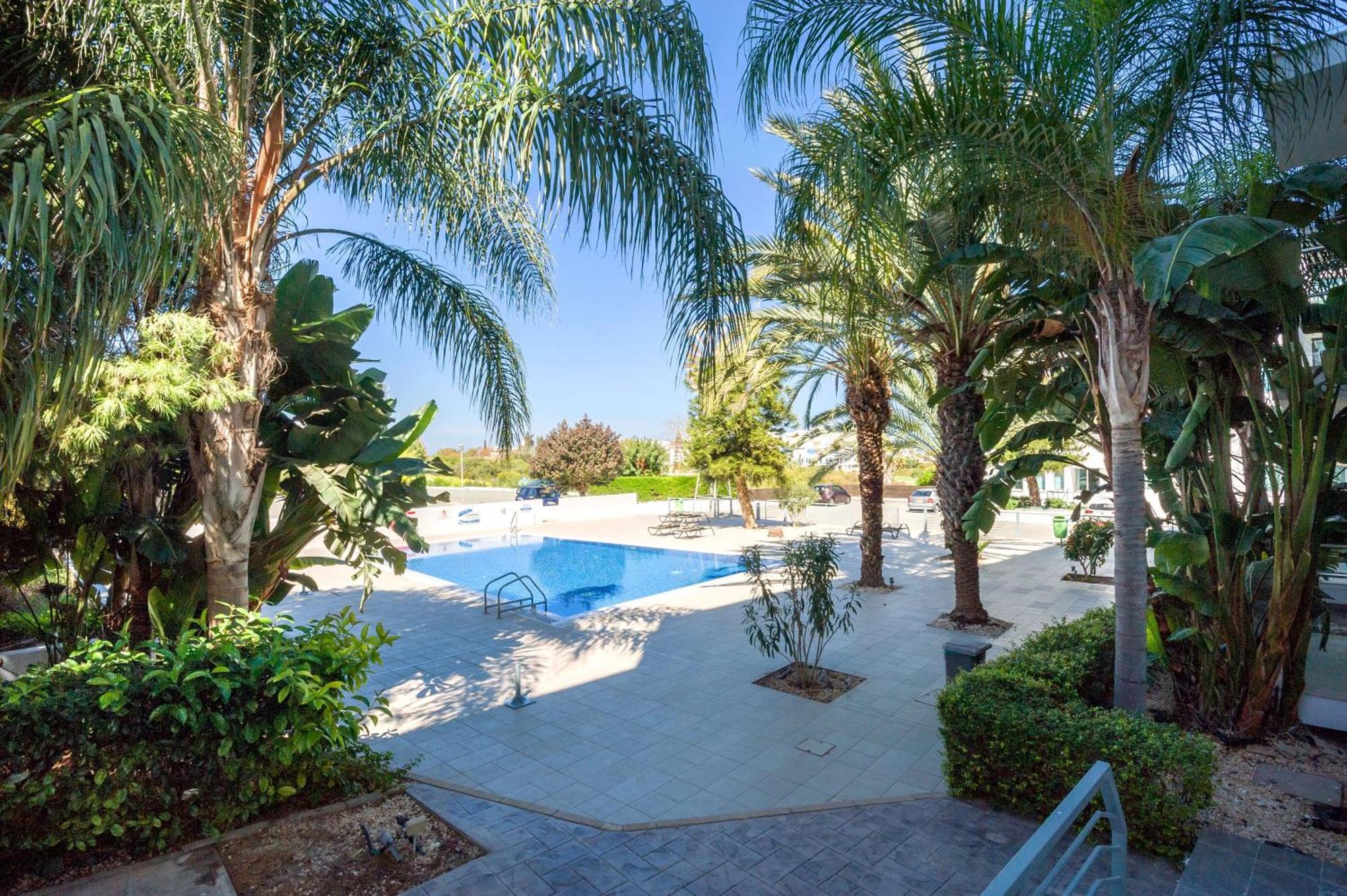 Lucile - Coralli Beachfront Apartment パラリムニ エクステリア 写真