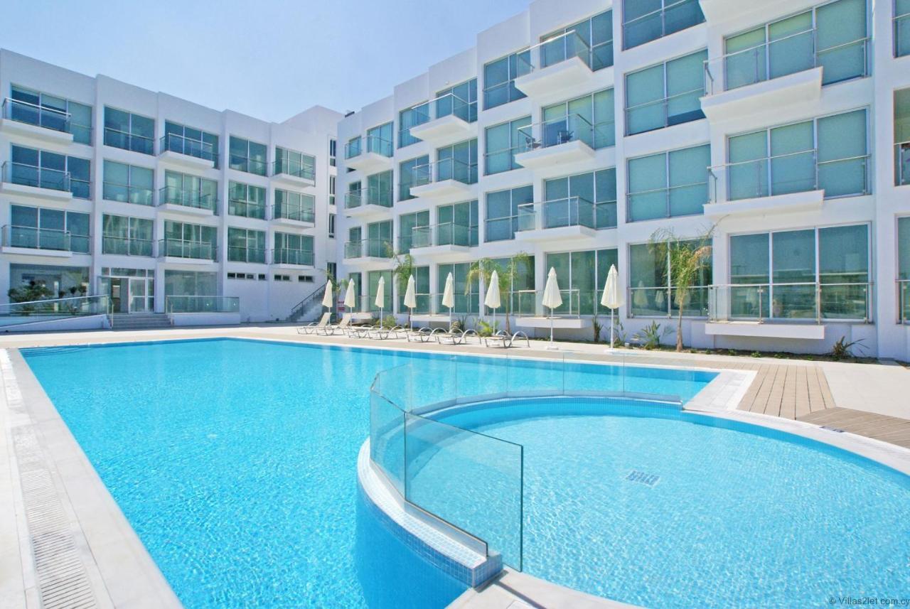 Lucile - Coralli Beachfront Apartment パラリムニ エクステリア 写真